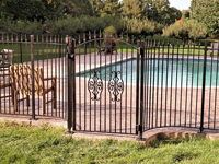 Clôture de jardin en acier noir 6x8 pieds, portails d'entrée extérieurs, panneaux de clôture de protection, portail et clôture de sécurité pour allée