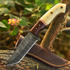 Couteau de chasse Tanto personnalisé en acier Damas, vente en gros, manche en os et bois de rose, couteau de bushcraft pour l'extérieur, directement du fabricant - Product Image 3