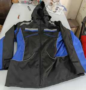 Veste de promenade pour chien avec attache de laisse intégrée - Product Image 3