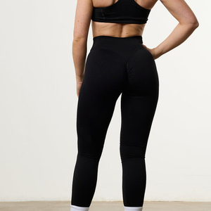 Conjunto Deportivo Personalizado al por Mayor para Mujer: Top de Yoga de Secado Rápido y Leggings Ajustados con Espalda Hermosa para Correr y Gimnasio - Product Image 4