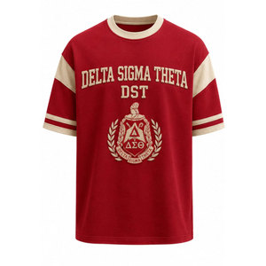 เสื้อยืดแขนสั้นสีแดงสำหรับผู้ชาย ลายพิมพ์ 1913 คอกลม ทรงปกติ สวมใส่สบาย ผ้าเจอร์ซีย์คอตตอน แต่งขอบสีครีม - Product Image 5