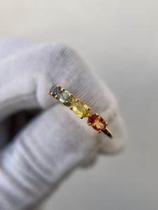 แหวนแซฟไฟร์ทรงรีห้าเม็ด ดีไซน์หรูหรา เงินแท้ 925 ชุบทอง 14K แหวนขอแต่งงาน - Product Image 5