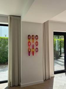 Sculpture murale en résine faite à la main, chaîne de maillons, forme irrégulière, décoration moderne pour la maison, œuvre d'art multicolore peinte à la main - Product Image 6