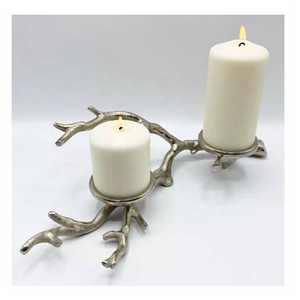 Vente chaude Tulipes Bougeoir En Aluminium En Nickel Argent Bougeoir À La Main Idéal pour La Fête De Mariage Pièce Maîtresse - Product Image 2