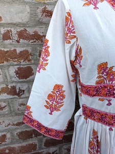 ชุดเดรสพิมพ์ลายด้วยมือ ผ้าฝ้ายอินเดีย ชุดยาว คอวี แขนยาว ลายดอกไม้ สำหรับผู้หญิง - Product Image 3