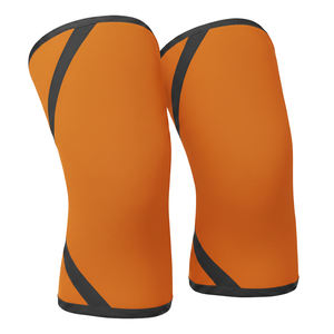 La tela transpirable ofrece una cobertura firme para las rodillas durante sesiones de entrenamiento intenso con las mangas de compresión para levantamiento de pesas. - Product Image 6