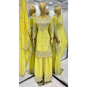 Beau Top-Gharara et Dupatta La séquence de broderie lourde fonctionne des ensembles modestes - Product Image 6