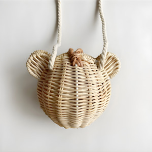 ตะกร้ารูปหมีน้อย ทำจากหวายเวียดนาม กระเป๋าสะพายข้างสำหรับเด็ก ตะกร้าตกแต่งสำหรับเด็กเล็ก - Product Image 2