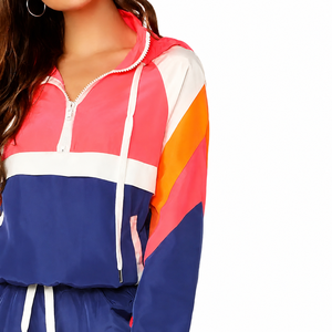 Ensemble de survêtement léger pour femme avec logo personnalisé, veste coupe-vent à quart de zip et short, ensemble sportswear décontracté avec empiècements légers - Product Image 5