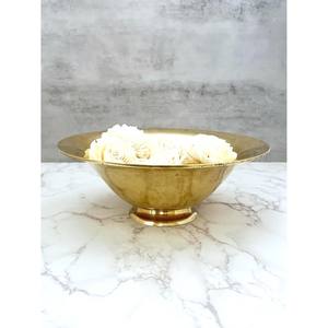 Le bol de service en laiton transforme votre table en une expérience culinaire royale. La beauté du laiton repose dans sa riche chaleur dorée. - Product Image 6