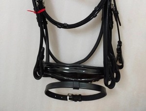 Bridon de dressage de qualité supérieure avec frontale en cuir ornée de 5 rangées de cristaux blancs, toutes tailles disponibles à prix raisonnable - Product Image 3