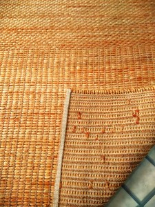 Tapis de cuisine et de pique-nique carrés modernes et tendance, tissés à la main en jute 100% durable, style Dhurrie, à rayures antidérapantes - Product Image 1
