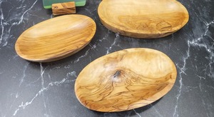 Tazón de madera natural hecho a mano, perfecto para ensaladas, refrigerios, frutas o como decoración, agregando un toque rústico. - Product Image 3
