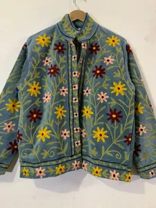 Chaqueta Bomber de Algodón Azul con Bordado Floral a Mano para Mujer, Bordado Tradicional Kashmiri Aari, Prenda Étnica de Invierno, Completamente Terminada - Product Image 6
