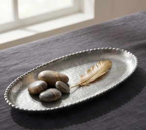 Plateau en argent contemporain minimaliste, texture sculpturale, objet d'art pour la cuisine et la salle à manger - Product Image 3