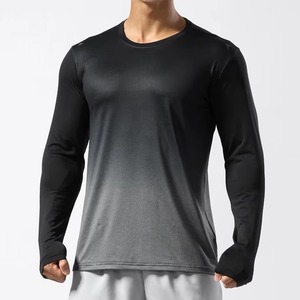 Fabricant de vêtements de compression pour la gym sur mesure, vêtements de performance fitness en coton, polyester et élasthanne, impression par transfert thermique, marque privée - Product Image 5