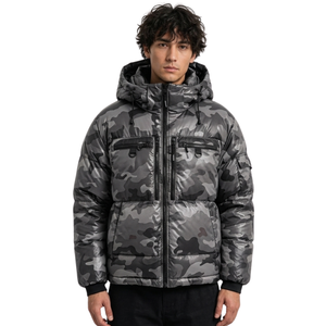 Chaqueta Deportiva Acolchada para Hombre, Diseño Chevron Verde con Rayas, Capucha con Detalles Blancos, Acolchado Térmico Grueso, Chaqueta de Nailon Resistente - Product Image 4