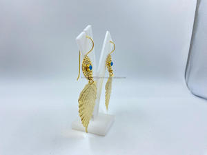 Exquisitos pendientes de plata de ley de estilo clásico chapados en oro de 1 micrón para cada ocasión, fiestas, bodas, regalos para mujeres - Product Image 2