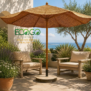 Sombrilla de Fibra de Coco Ecológica Hecha a Mano para Jardines Tropicales Rústicos, Resorts y Espacios Exteriores, Hecha en Vietnam - Product Image 5