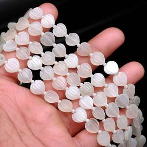 Cuentas de Piedra Lunar Blanca Natural Talladas en Forma de Corazón de 10-11 mm, Cuentas de Piedras Preciosas Talladas a Mano para Joyería, Cuentas de Piedra Lunar Natural de 8 Pulgadas - Product Image 5