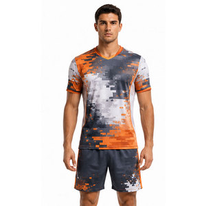 Ensemble maillot et short de football pour homme adulte, orange/gris/blanc, respirant, 100 % polyester, thermocollage sans couture par détection par aiguille, échantillon disponible en 7 jours - Product Image 1