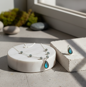 Collier en argent sterling plaqué or 18 carats avec pendentif goutte en labradorite et pierre ronde, 16 pouces, bijoux de guérison en pierres précieuses - Product Image 5