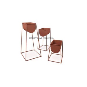 Maceta de metal tallada a mano resistente con artesanía exquisita para el jardín urbano contemporáneo y la decoración de la Oficina - Product Image 1