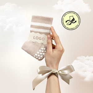 Chaussettes de Pilates personnalisées avec logo, grip intérieur double direction, pour femmes, yoga, barre, antidérapantes, gym, intérieur, usage quotidien, 100% coton, design gratuit - Product Image 1