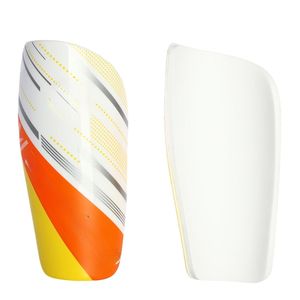 Protège-tibias de football de haute qualité avec des couleurs vives, coque en PP haute résistance et support en EVA pour une protection optimale lors du football - Product Image 3