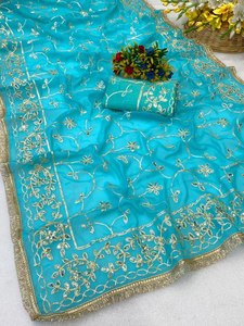 Sari en soie rouge brodé avec un motif floral doré pour femmes, tenue de mariage indienne pakistanaise traditionnelle, robe longue jusqu'au sol - Product Image 2