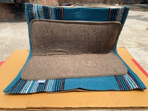 Tapis de selle équestre occidentale personnalisable haut de gamme, en feutre de laine de Nouvelle-Zélande beige, façonné à la main, pour la protection du cheval - Product Image 3
