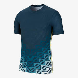 Camiseta de Fútbol con Estilo Deportivo y Tela Flexible, Diseño Perfecto para Juego Casual o Competitivo - Product Image 1