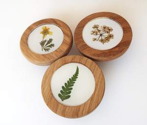 ลูกบิดลิ้นชักไม้โอ๊คพร้อมดอกไม้แห้งเคลือบด้วยอีพ็อกซี่เรซิ่นสำหรับตู้ - Product Image 4