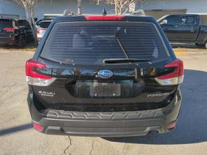 Subaru Forester 2.5-i AWD 2022, Volante a la Izquierda, Interior Oscuro, Asientos de Cuero, Neumáticos R16, SUV - Product Image 5