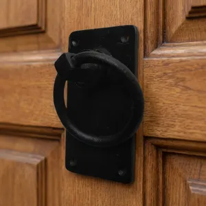 Battant de porte en laiton robuste, type anneau décoratif, noir mat, design moderne, pour usage hôtelier - Product Image 1