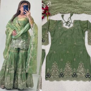 Ensemble Sharara brodé à sequins 5 mm Heavy Crush avec haut, sharara et dupatta entièrement cousus, doublure intérieure en micro-coton, design de créateur - Product Image 6
