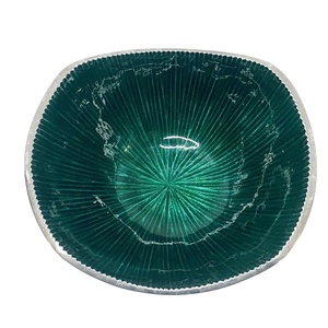 Bol en aluminium de forme carrée fabriqué à la main avec finition en émail vert utilisé pour le dessus de Table servant des Fruits secs - Product Image 1