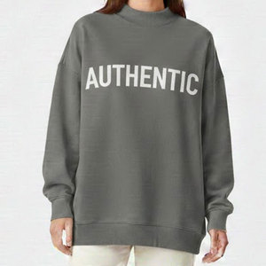 Achetez un sweat-shirt long à col montant oversize moderne pour femme, décontracté, style streetwear, pour un confort quotidien en hiver. - Product Image 1