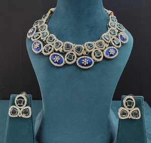 Collar de Calidad Premium con Hermosos Pendientes, Diseño Único, Conjunto de Collar Tradicional Indio, Joyería Elegante y Clásica - Product Image 5