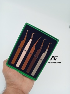 แหนบดึงขนตาสีเบจ คอฟฟี่ นู้ด คอลเลคชั่น ปลายสีโรสโกลด์ ผลิตจากเหล็กกล้าไร้สนิมญี่ปุ่น พร้อมแผ่นรองขนตาลายเฮลโลคิตตี้แบบกำหนดเองได้ - Product Image 5