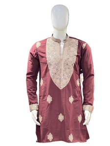 Kurta en soie bordeaux pour homme, broderie dorée, col en V, tenue de mariage moderne, Inde Pakistan, longueur genou, coupe ample, extensible, séchage rapide - Product Image 2