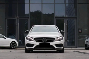 Mercedes-Benz Clase C Sedán 2015, 5 Asientos, Interior de Cuero, Faros LED, Neumáticos R18, Volante a la Izquierda, Gasolina, Automático, Aire Acondicionado - Product Image 4
