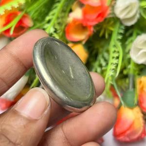 หินไพไรต์ธรรมชาติคุณภาพสูง รูปไข่ ขัดเงา ขนาดเล็ก ใช้สำหรับนวดฝ่ามือ หินบำบัด คริสตัลบำบัด บรรเทาความเครียด - Product Image 4