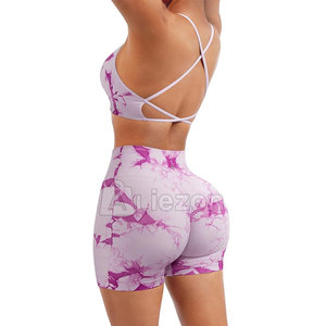 Ensemble de vêtements de sport pour femmes : haut et short de yoga, tenue de sport, vêtements de sport pour la gym et les entraînements. - Product Image 2