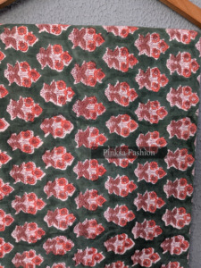 Tissu en coton biologique écologique imprimé au bloc Sanganeri pour la confection de robes de boutique, tissu imprimé de Jaipur doux et respirant - Product Image 2