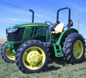 ขายส่งรถแทรกเตอร์จอห์นเดียร์ 5055E ขับเคลื่อน 4 ล้อ เครื่องยนต์ดีเซล พร้อมห้องโดยสารและที่ตัก ราคาโรงงาน เครื่องจักรกลการเกษตร - Product Image 1