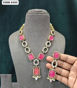 Conjunto de Collar de Cadena con Eslabones en Verde Esmeralda de Lujo con Diamantes Americanos Chapados en Oro, Joyería para Bodas y Fiestas para Mujer - Product Image 4