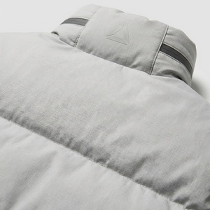 Veste d'hiver matelassée pour homme |   Veste matelassée style duvet coupe-vent et imperméable |   Fabricant de vêtements d'extérieur sur mesure avec étiquette privée OEM - Product Image 4