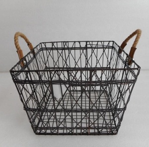 Panier rectangulaire en grillage de fer fini en cuivre fait à la main pour le stockage de cuisine pour un usage domestique directement fourni par l'Inde - Product Image 1