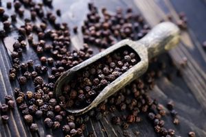 Poivre Noir Brut Traité de Qualité Supérieure 2026, Épice Unique Séchée en Granulés, à Prix Compétitif - Product Image 3